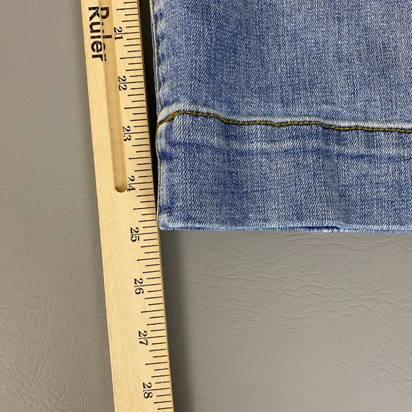 Cabi Palm Beach Crop Jeans Button Fly Wide Leg Denim Size 16 Blue Light Wash - Picture 10 of 12